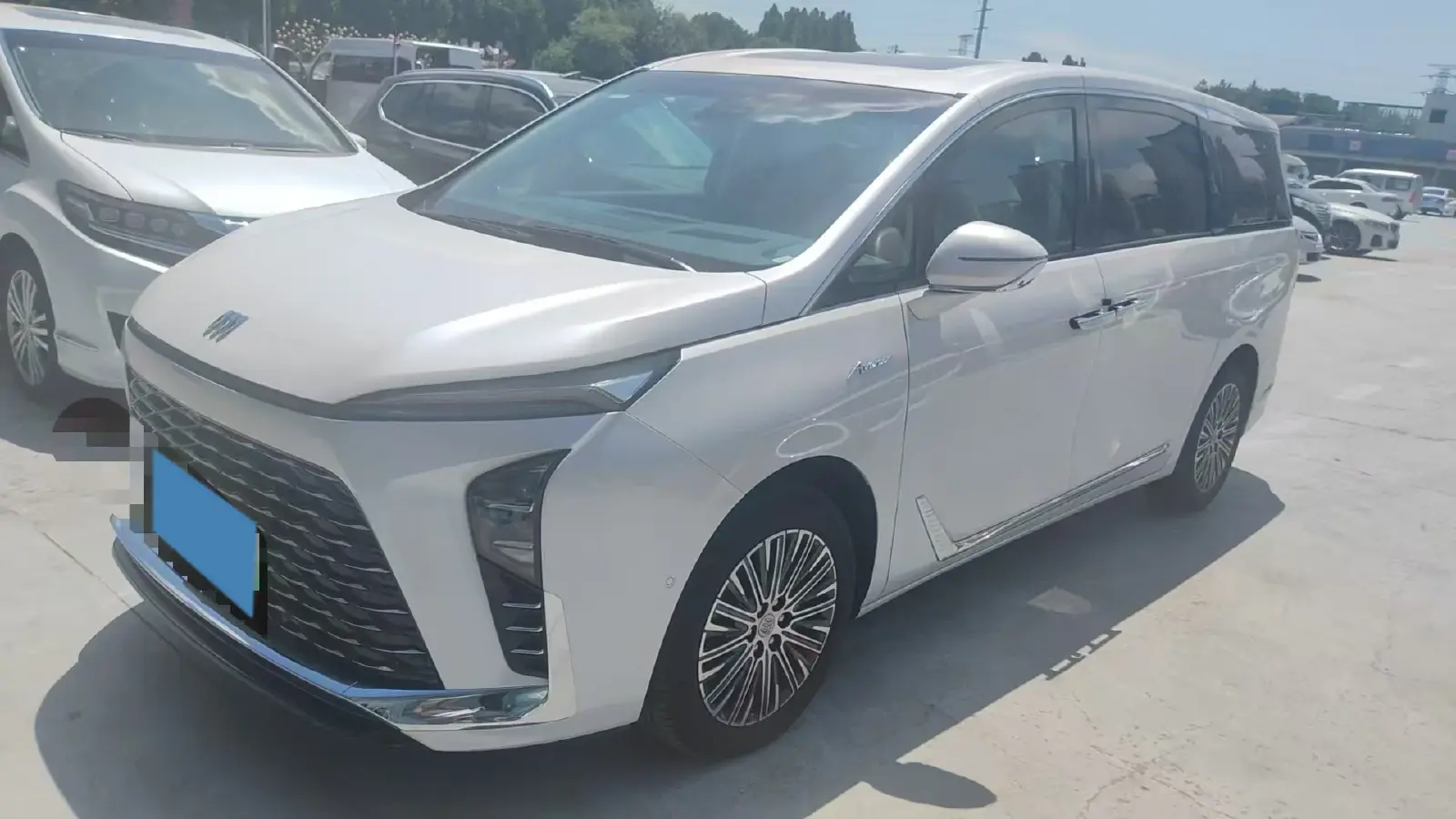 2024 Buick GL8 1.5T 180HP L4 2DHT PHEV 24.4KWH