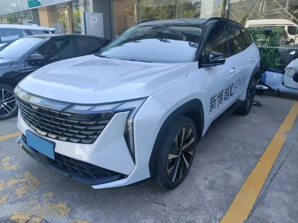 2024 Geely StarRay 1.5T 181HP L4 7DCT