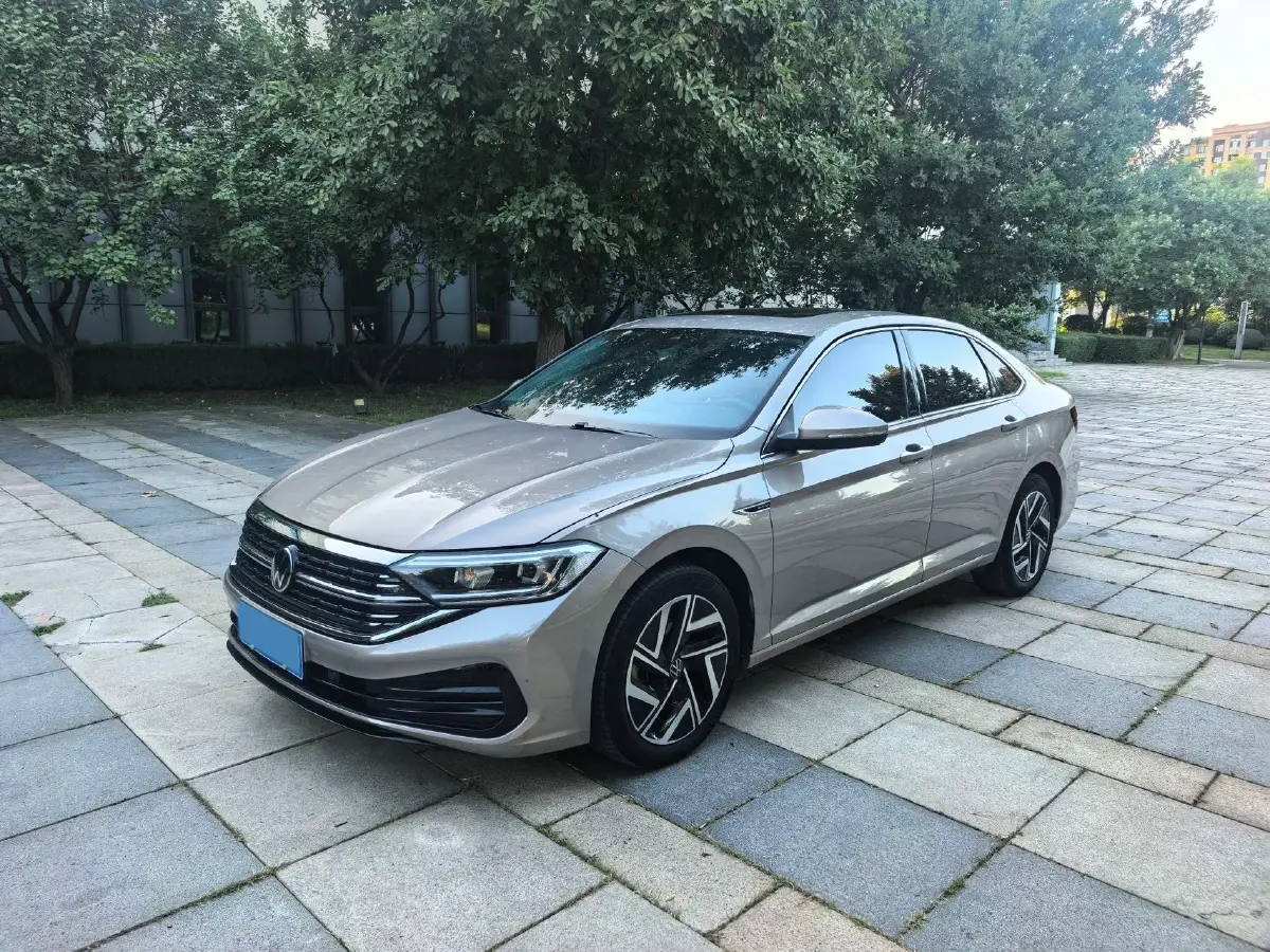 2023 Volkswagen Sagitar 1.2T 116HP L4 7DCT