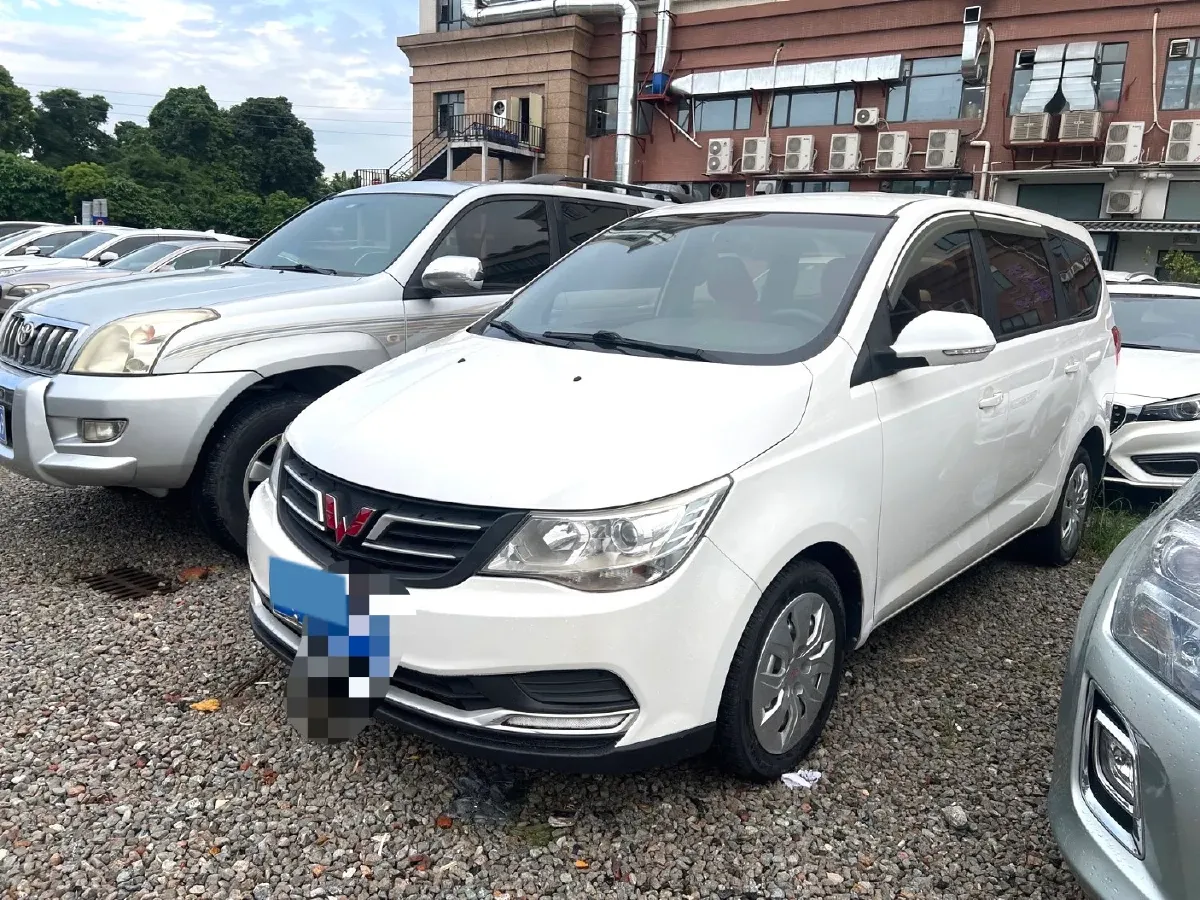 2020 WuLing 730 1.5L 105HP L4 6MT,autocango,china used car exporter,china ev exporter,chinese used car exporter,chinese used ev exporter