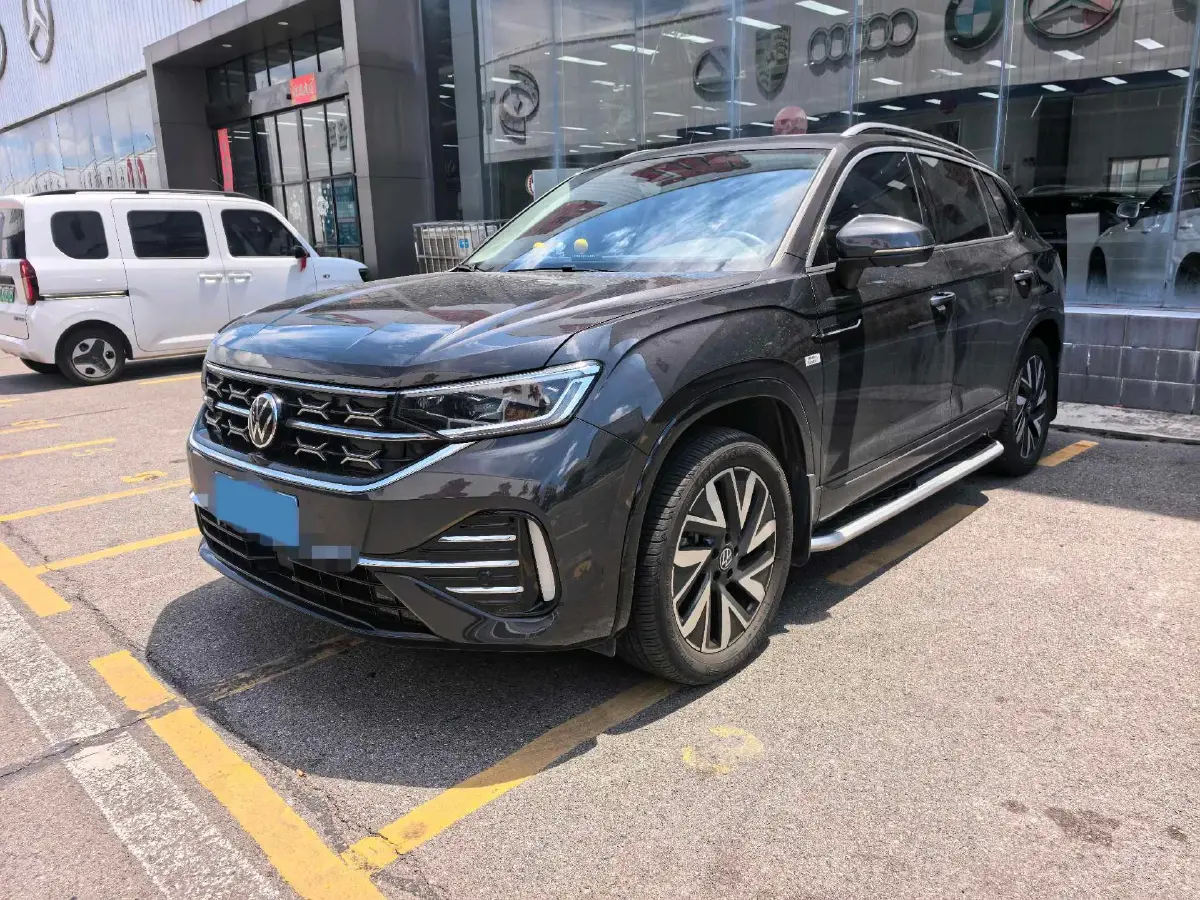 2023 Volkswagen Tayron 2.0T 186HP L4 7DCT