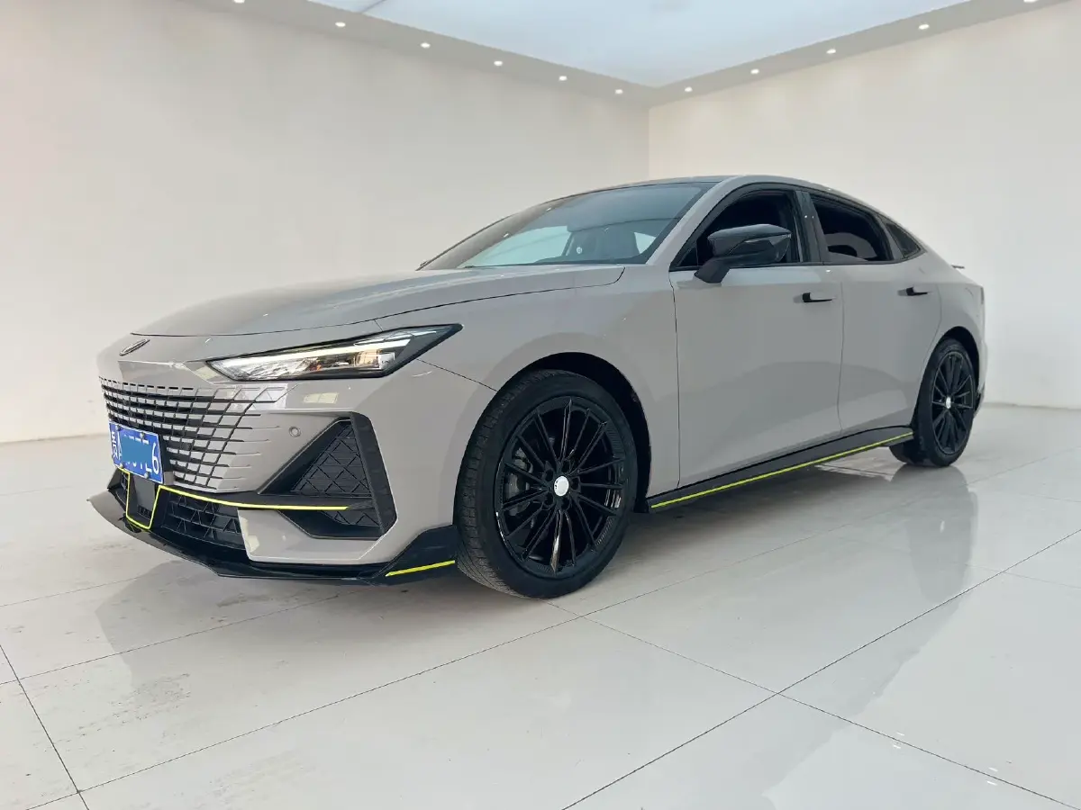 2022 ChangAn UNI-V 1.5T 188HP L4 7DCT