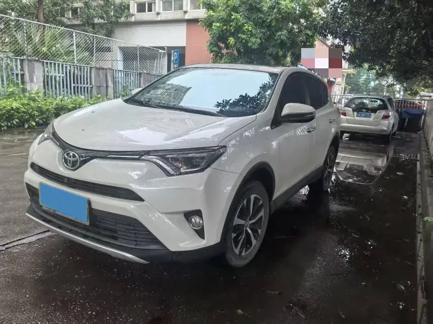 2016 Toyota RAV4 2.0L 151HP L4 CVT