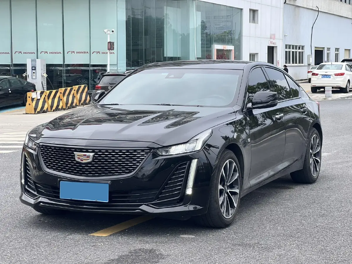 2022 Cadillac CT5 2.0T 237HP L4 10AT
