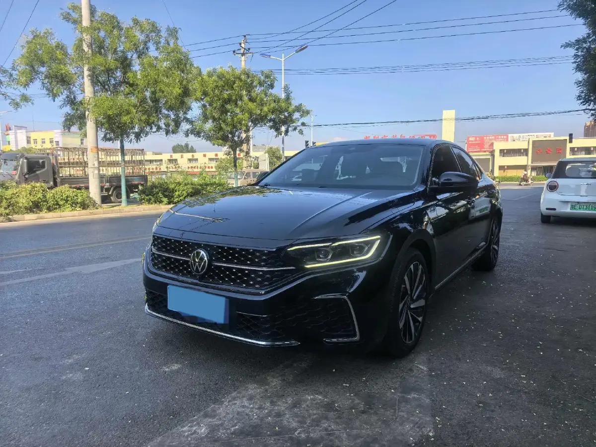 2022 Volkswagen Passat 2.0T 186HP L4 7DCT