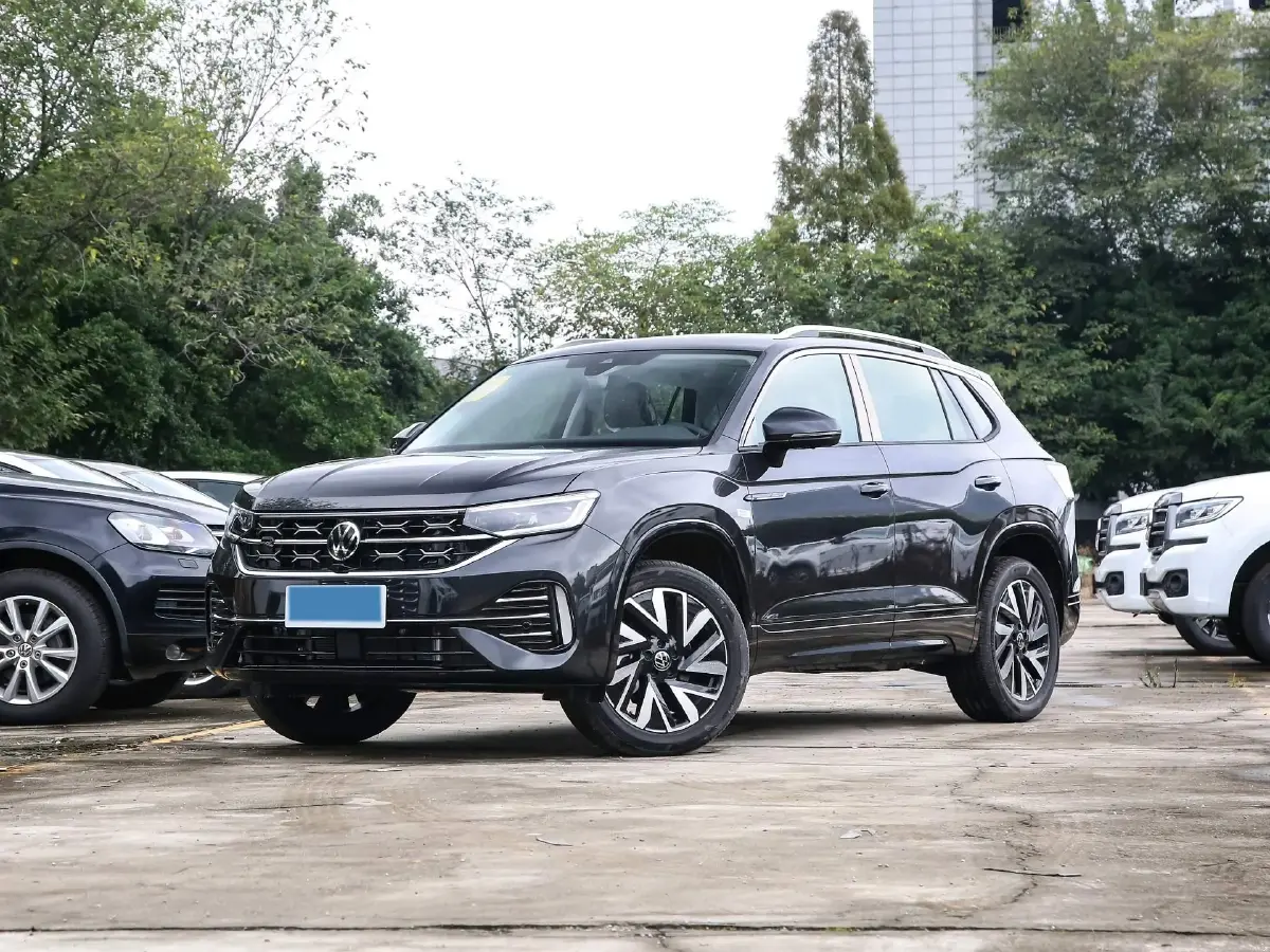 2023 Volkswagen Tayron 2.0T 220HP L4 7DCT