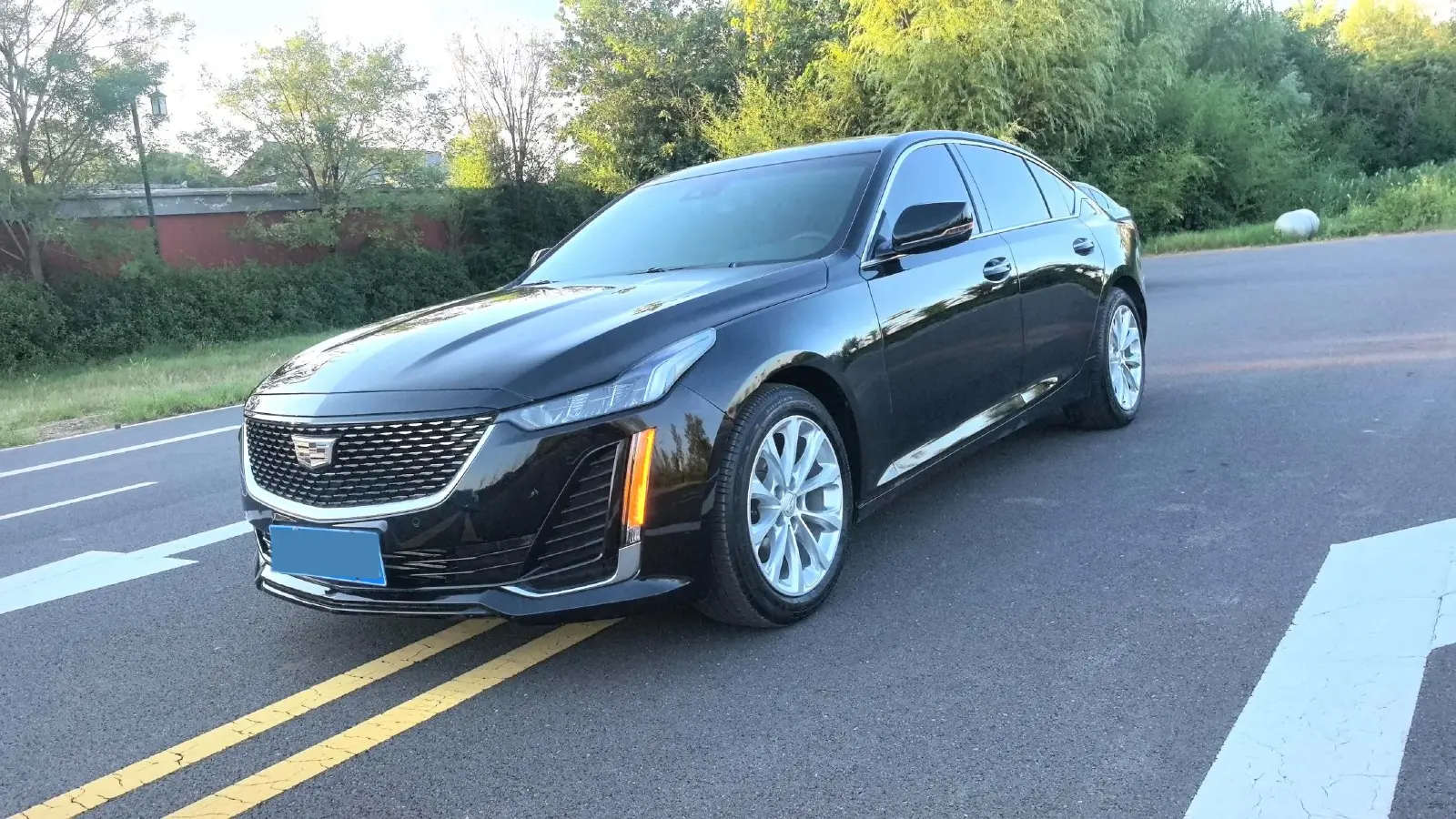 2023 Cadillac CT5 2.0T 237HP L4 10AT