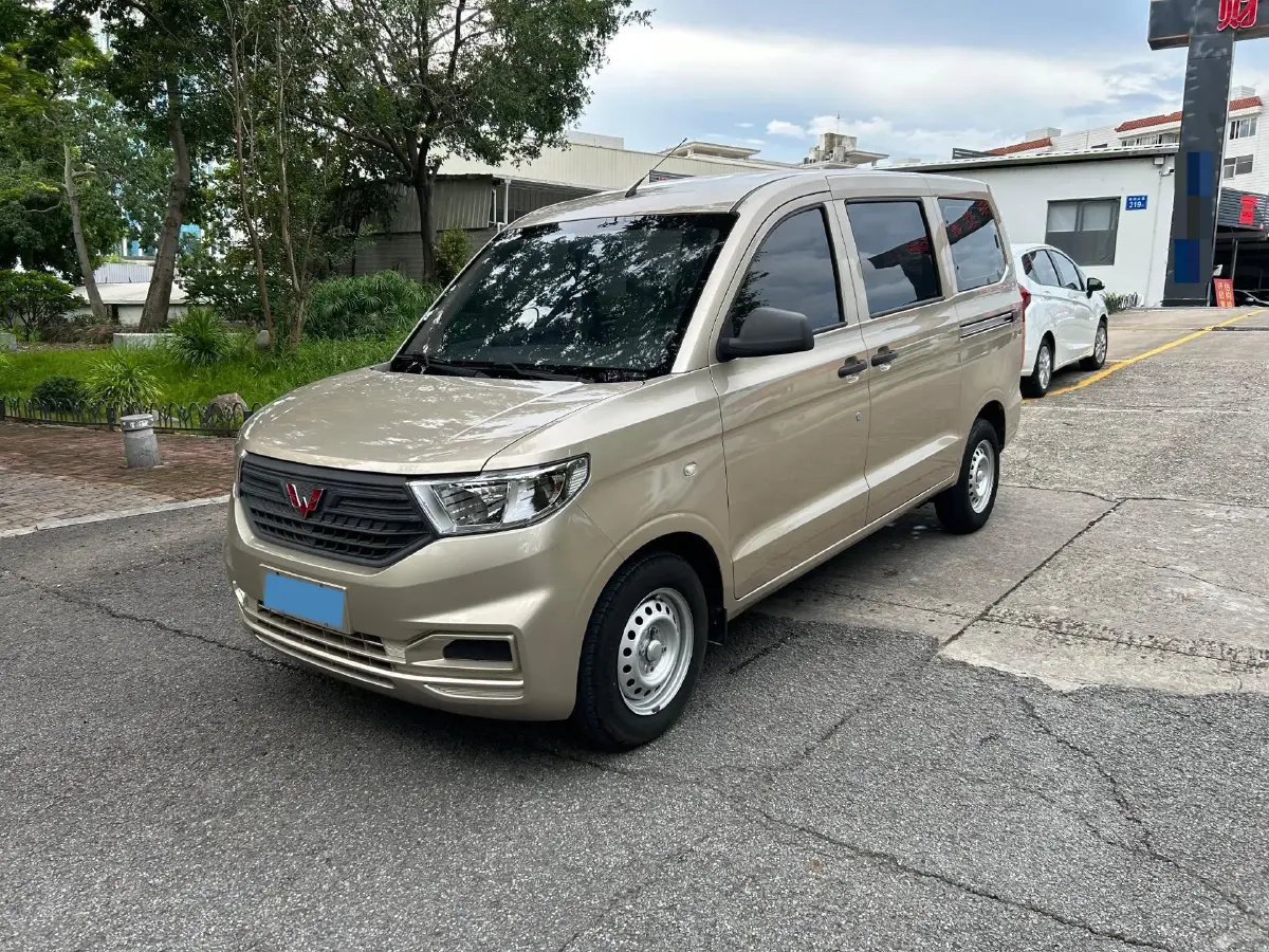 2022 WuLing HongGuang V 1.5L 99HP L4 6MT