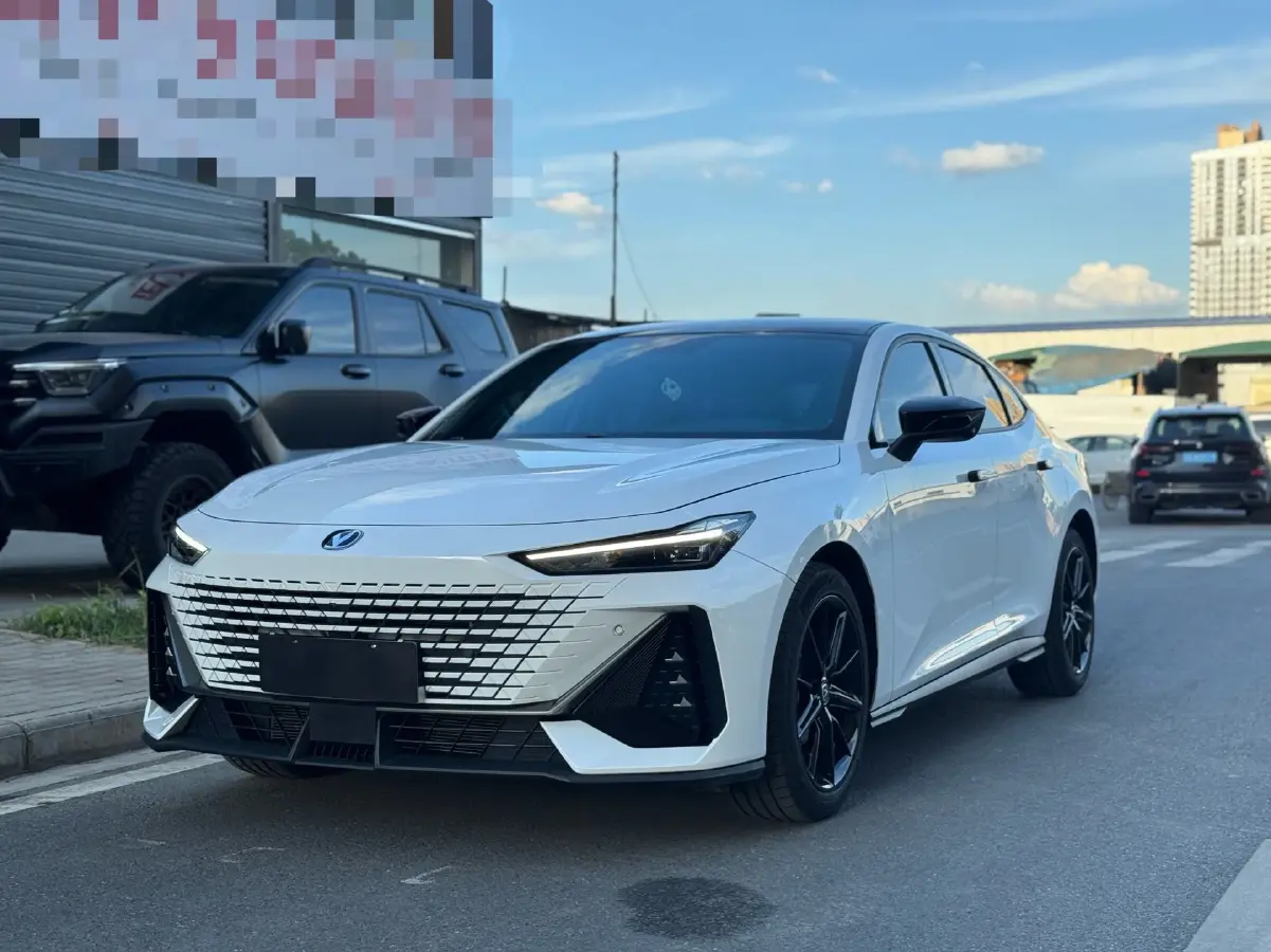 2023 ChangAn UNI-V 1.5T 188HP L4 7DCT