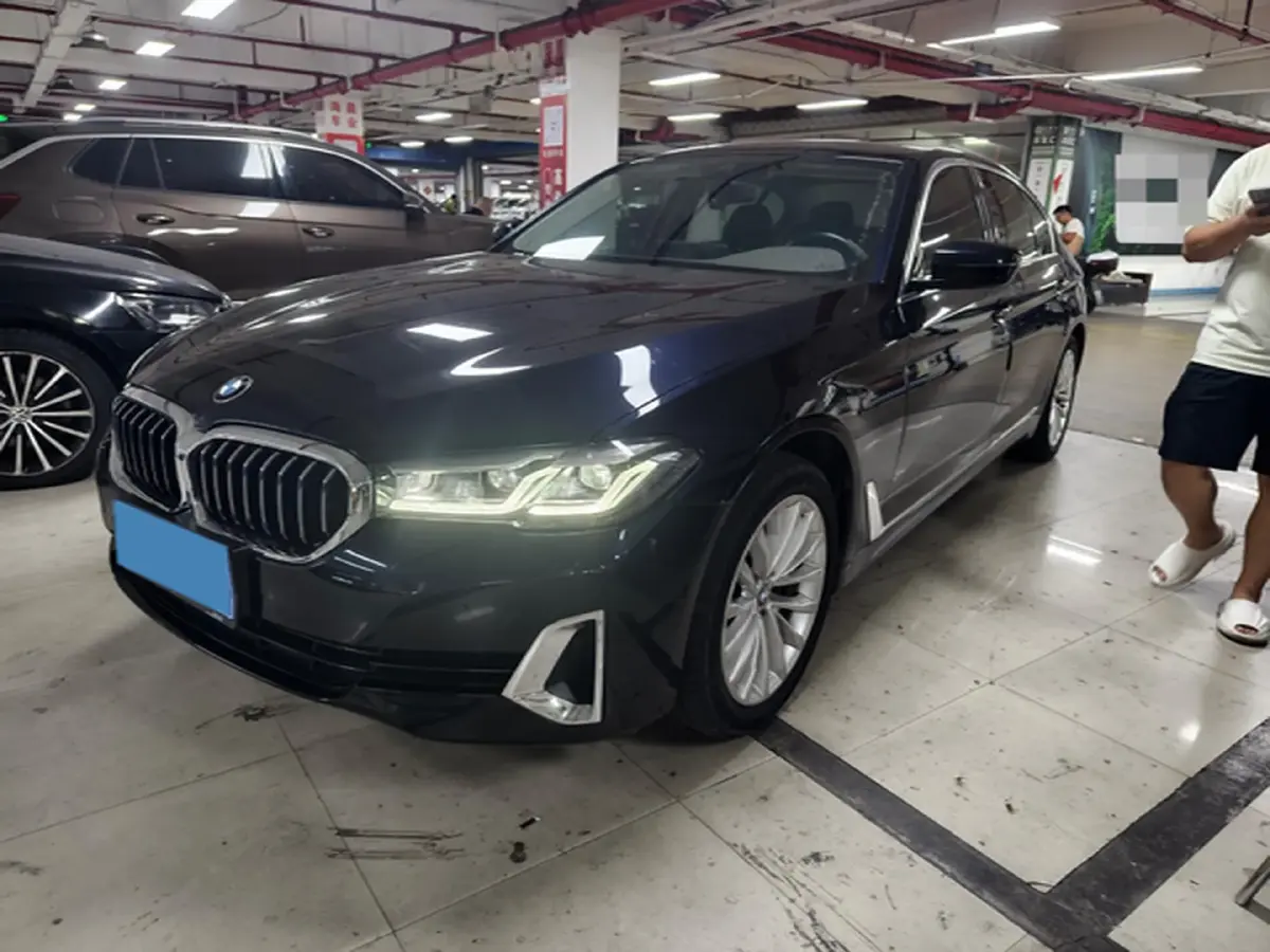 2021 BMW 5 Series 2.0T 184HP L4 8AT
