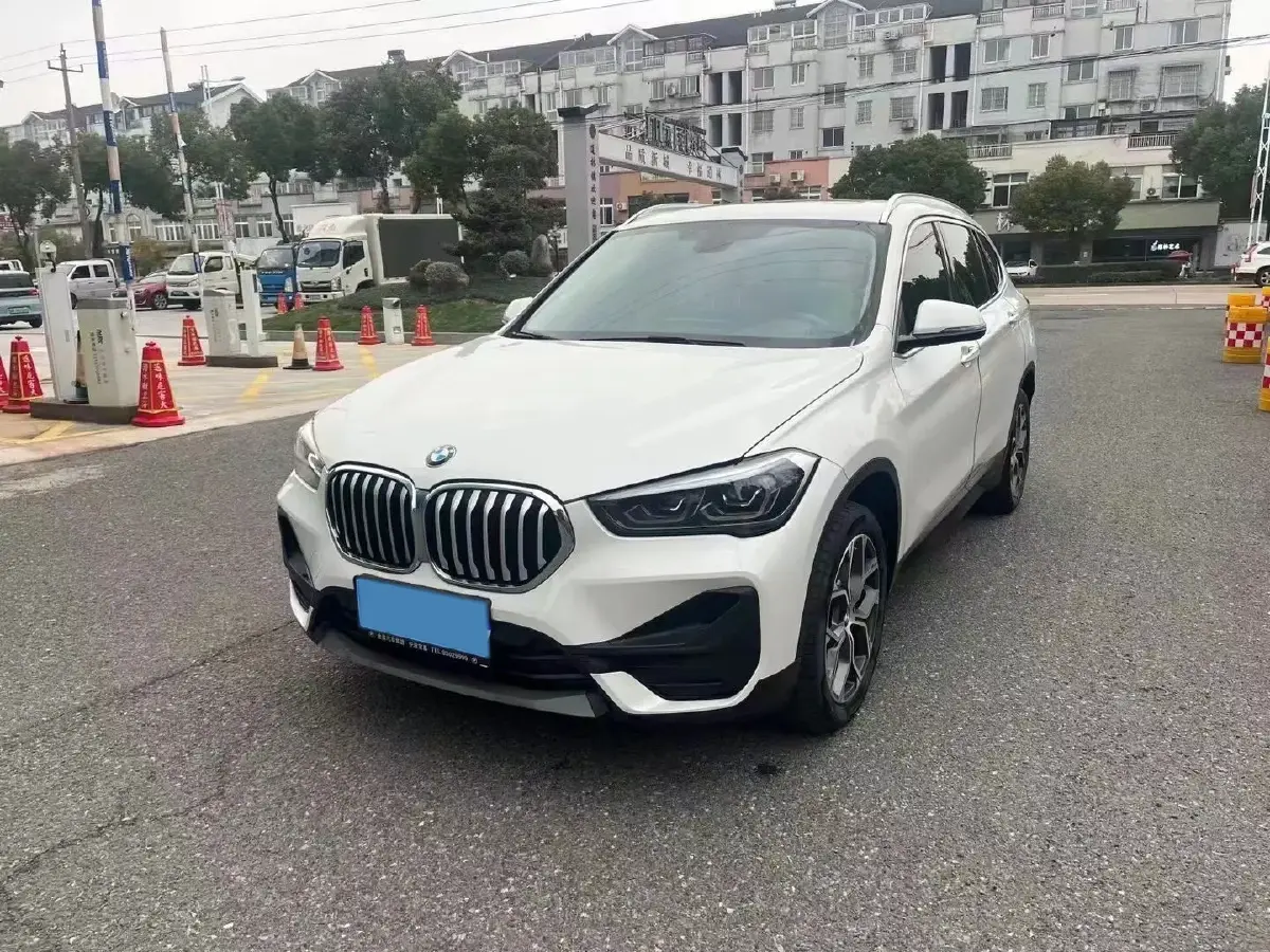 2021 BMW X1 2.0T 192HP L4 7DCT