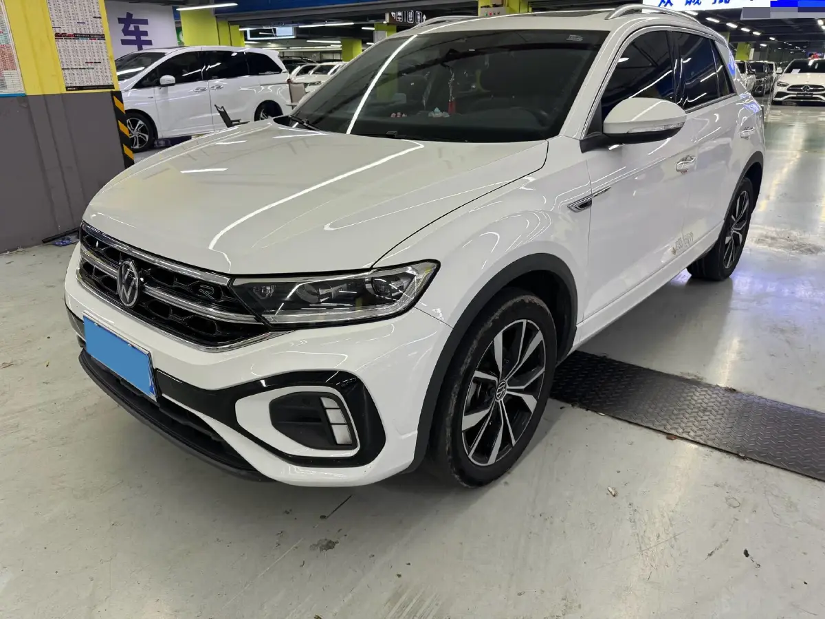 2023 Volkswagen T-Roc 1.5T 160HP L4 7DCT