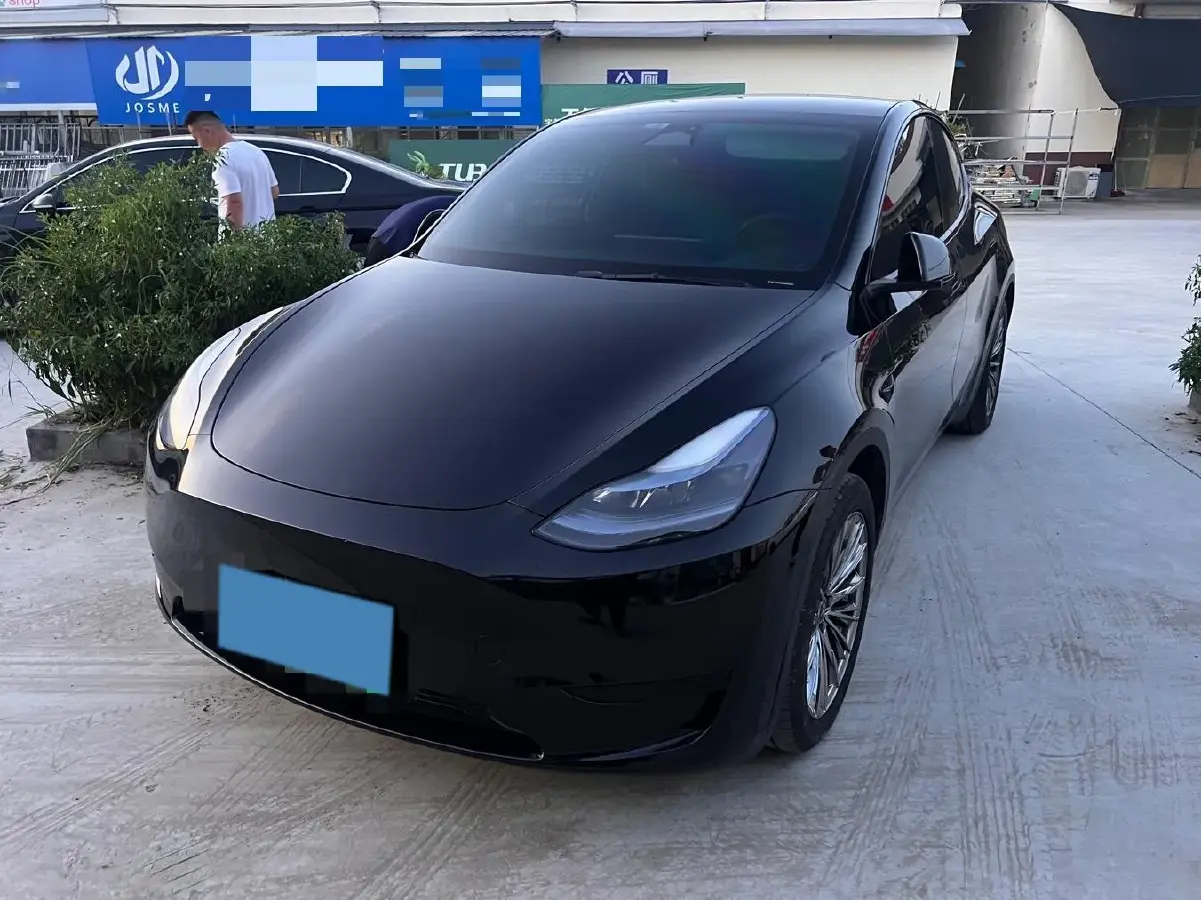 2022 Tesla Model Y BEV 60KWH