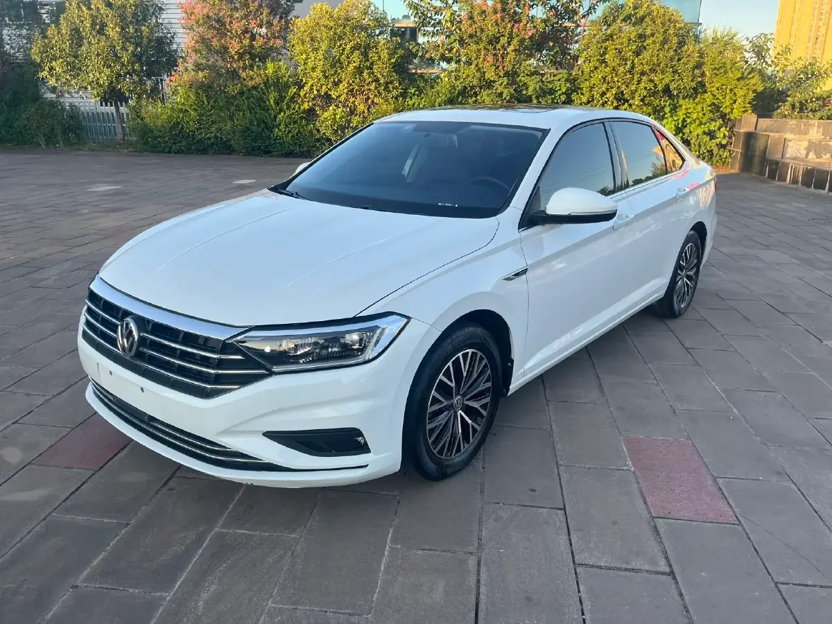 2021 Volkswagen Sagitar 1.2T 116HP L4 7DCT