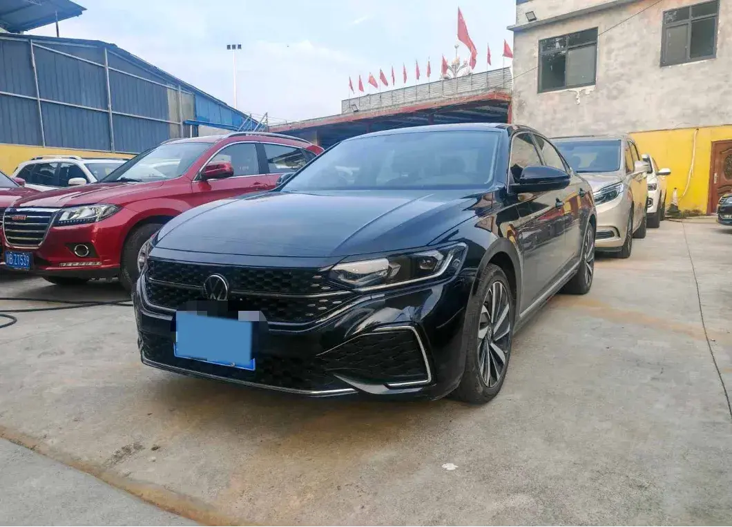 2023 Volkswagen Passat 2.0T 186HP L4 7DCT