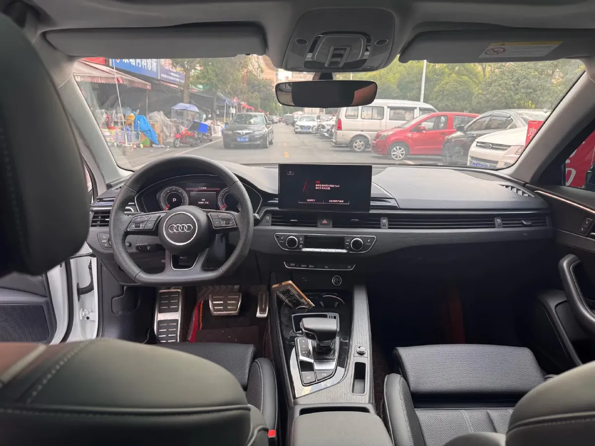 2024 Audi A4L 2.0T 190HP L4 7DCT,autocango,china used car exporter,china ev exporter,chinese used car exporter,chinese used ev exporter