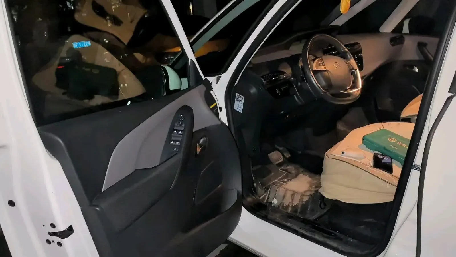 2015 Citroen C4 Picasso 1.6T 165HP L4 6AT,autocango,china used car exporter,china ev exporter,chinese used car exporter,chinese used ev exporter