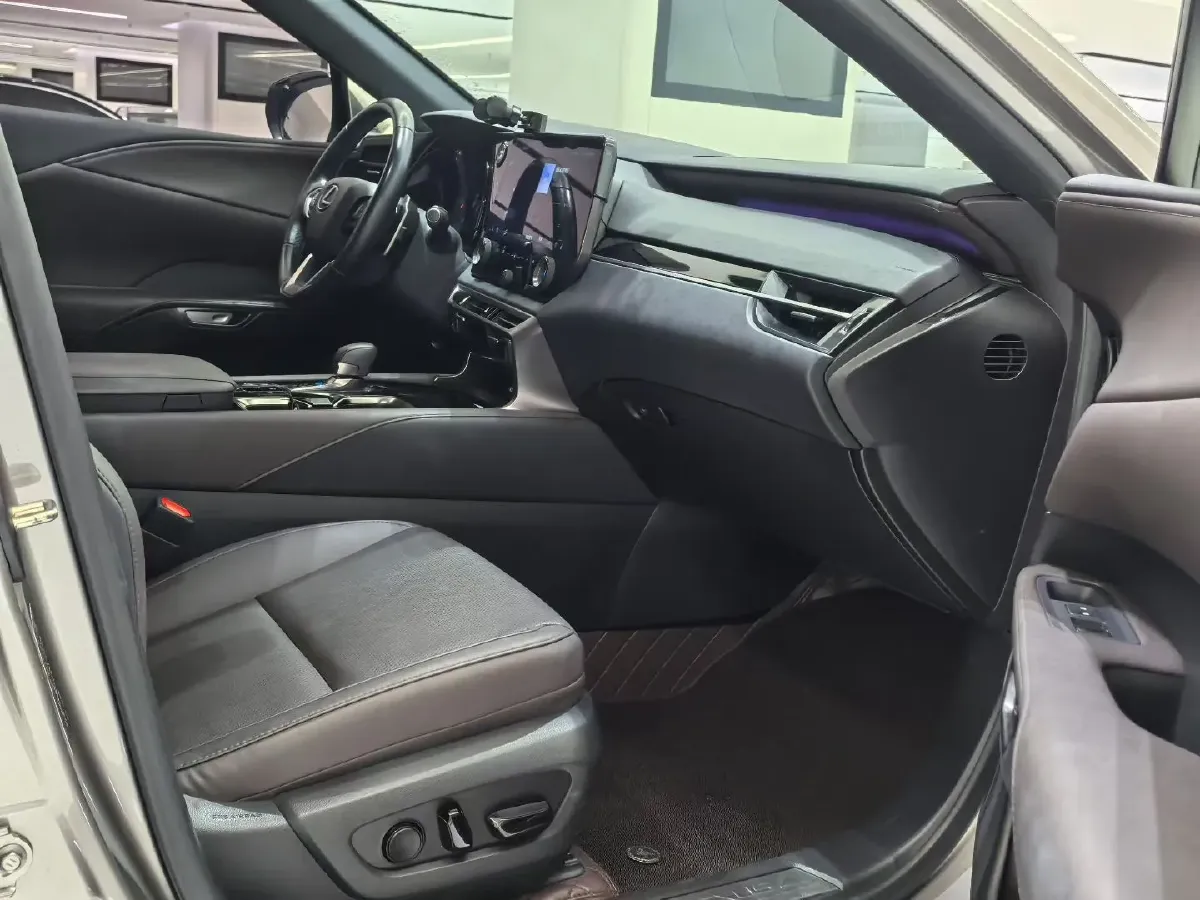 2023 Lexus RX 2.5L 189HP L4 E-CVT Hybrid,autocango,china used car exporter,china ev exporter,chinese used car exporter,chinese used ev exporter