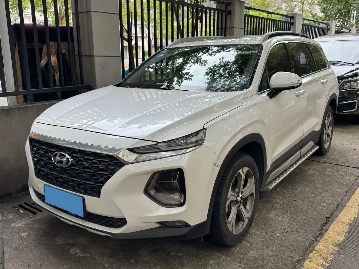 2019 Hyundai Santafe 2.0T 240HP L4 8AT