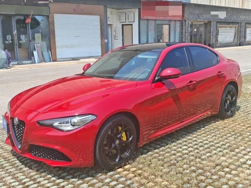 2019 Alfa Romeo Giulia 2.0T 280HP L4 8AT