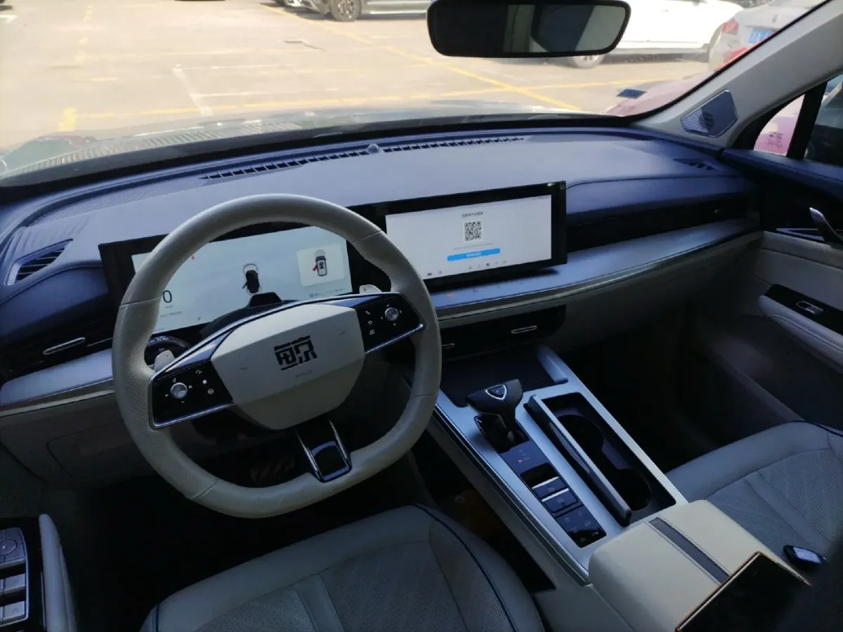 2022 Roewe Whale 2.0T 231HP L4 8AT,autocango,china used car exporter,china ev exporter,chinese used car exporter,chinese used ev exporter