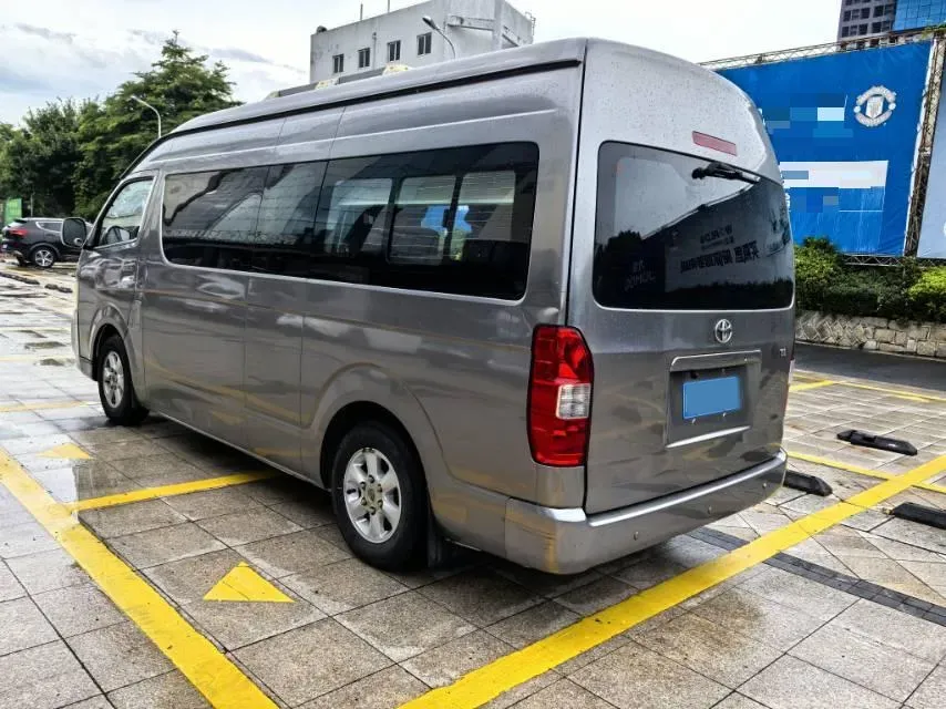 2011 Toyota Hiace 2.7L 154HP L4 4AT,autocango,china used car exporter,china ev exporter,chinese used car exporter,chinese used ev exporter