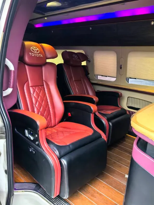 2011 Toyota Hiace 2.7L 154HP L4 4AT,autocango,china used car exporter,china ev exporter,chinese used car exporter,chinese used ev exporter