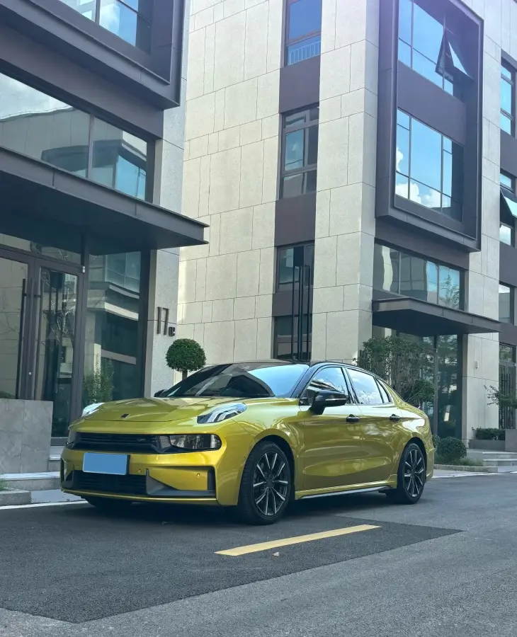 2019 LYNK&CO 03 2.0T 254HP L4 8AT