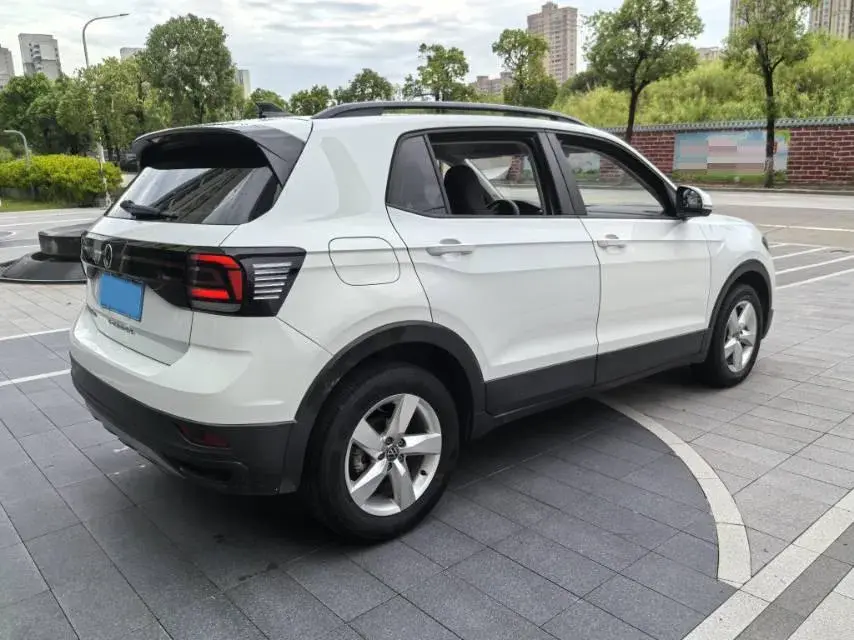 2023 VOLKSWAGEN T-CROSS thumbnail 4
