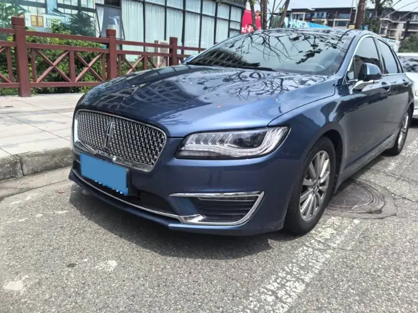 2019 Lincoln MKZ 2.0T 196HP L4 6AT