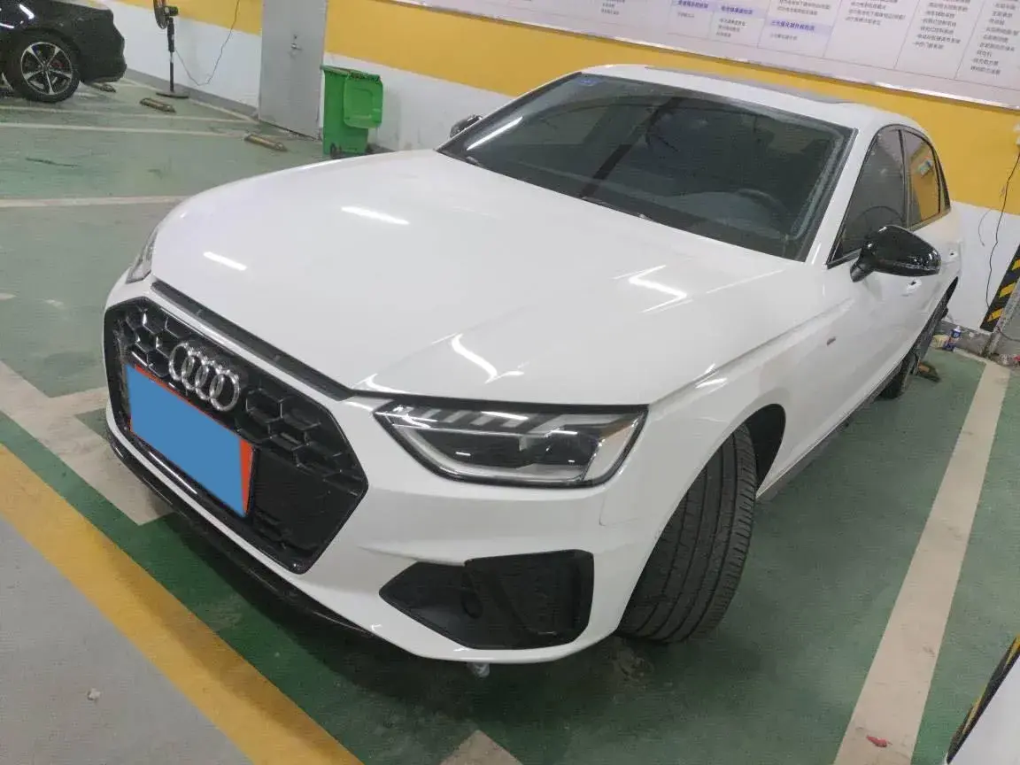 2022 Audi A4L 2.0T 190HP L4 7DCT