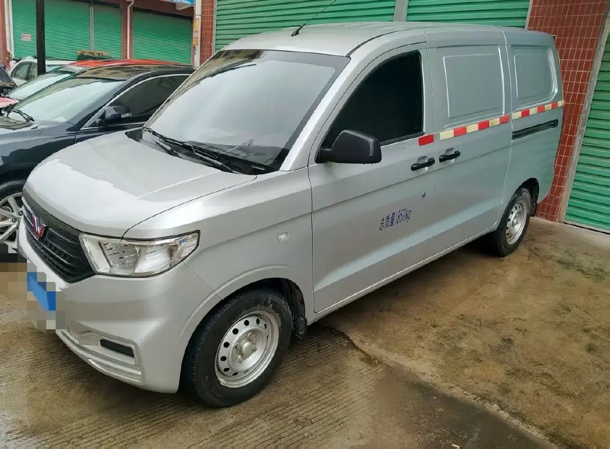 2021 WuLing HongGuang V 1.5L 99HP L4 6MT