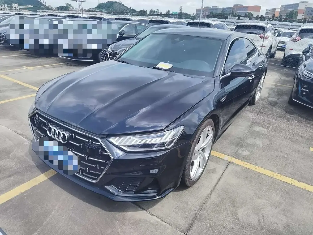 2022 Audi A7L 2.0T 245HP L4 7DCT