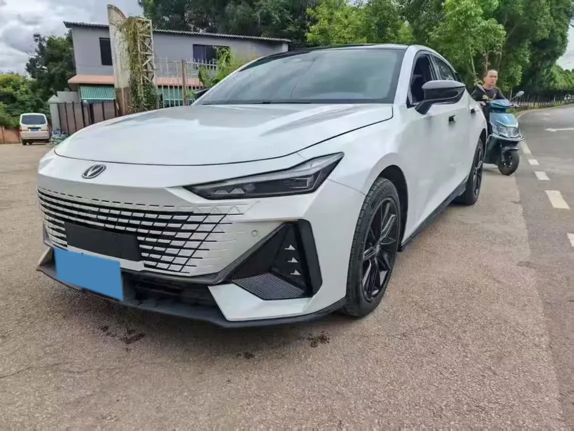 2023 ChangAn UNI-V 1.5T 188HP L4 7DCT
