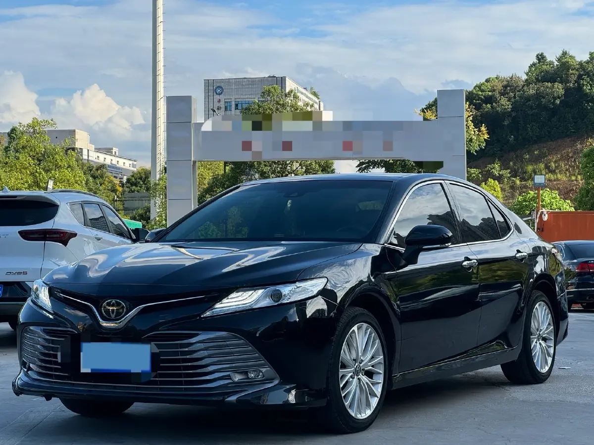 2019 Toyota Camry 2.5L 209HP L4 8AT