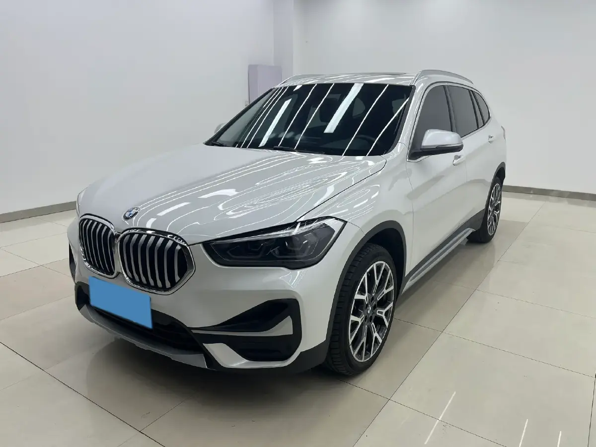 2022 BMW X1 2.0T 192HP L4 8AT