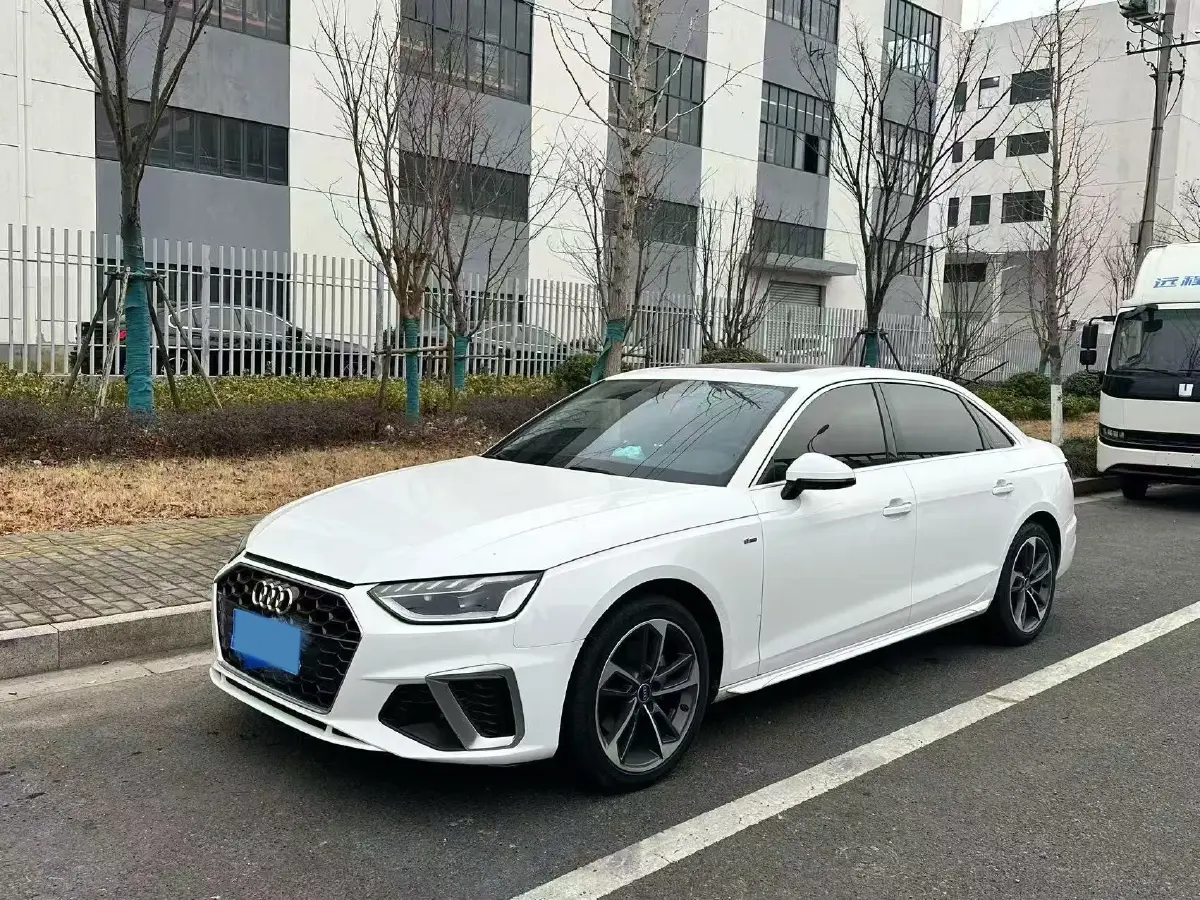 2024 Audi A4L 2.0T 190HP L4 7DCT