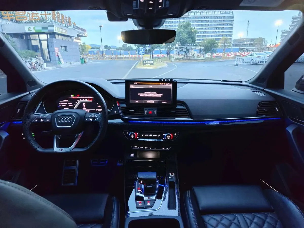 2023 Audi SQ5 3.0T 354HP V6 8AT,autocango,china used car exporter,china ev exporter,chinese used car exporter,chinese used ev exporter