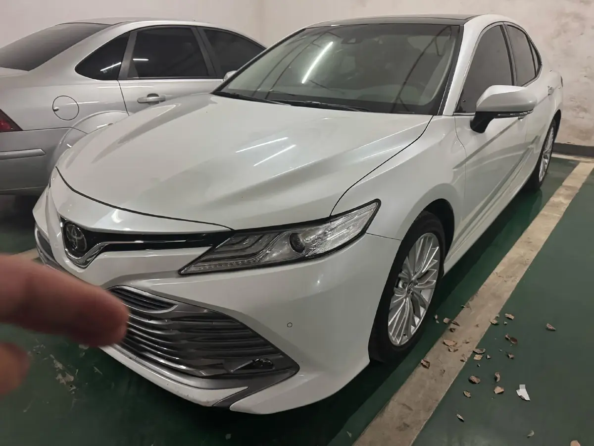 2019 Toyota Camry 2.5L 209HP L4 8AT