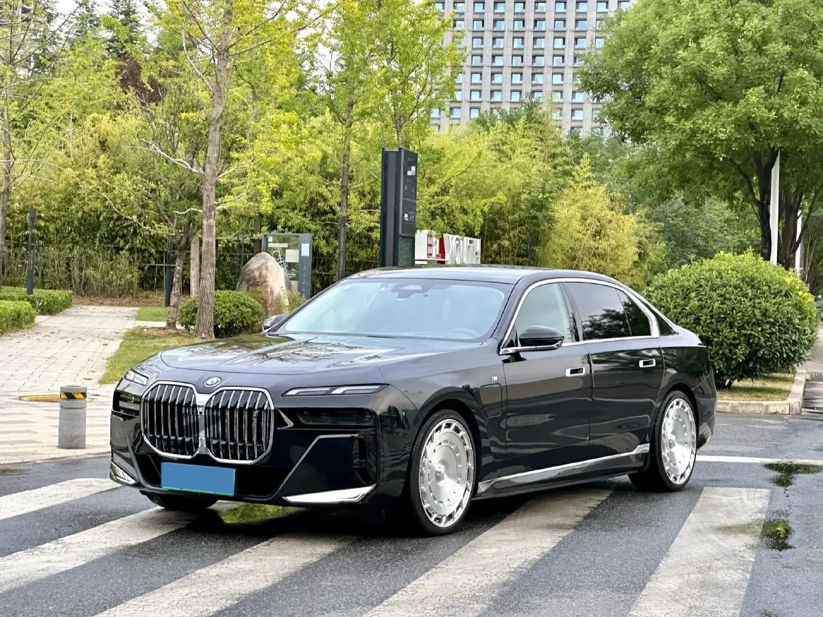 2023 BMW i7 BEV 101.7KWH