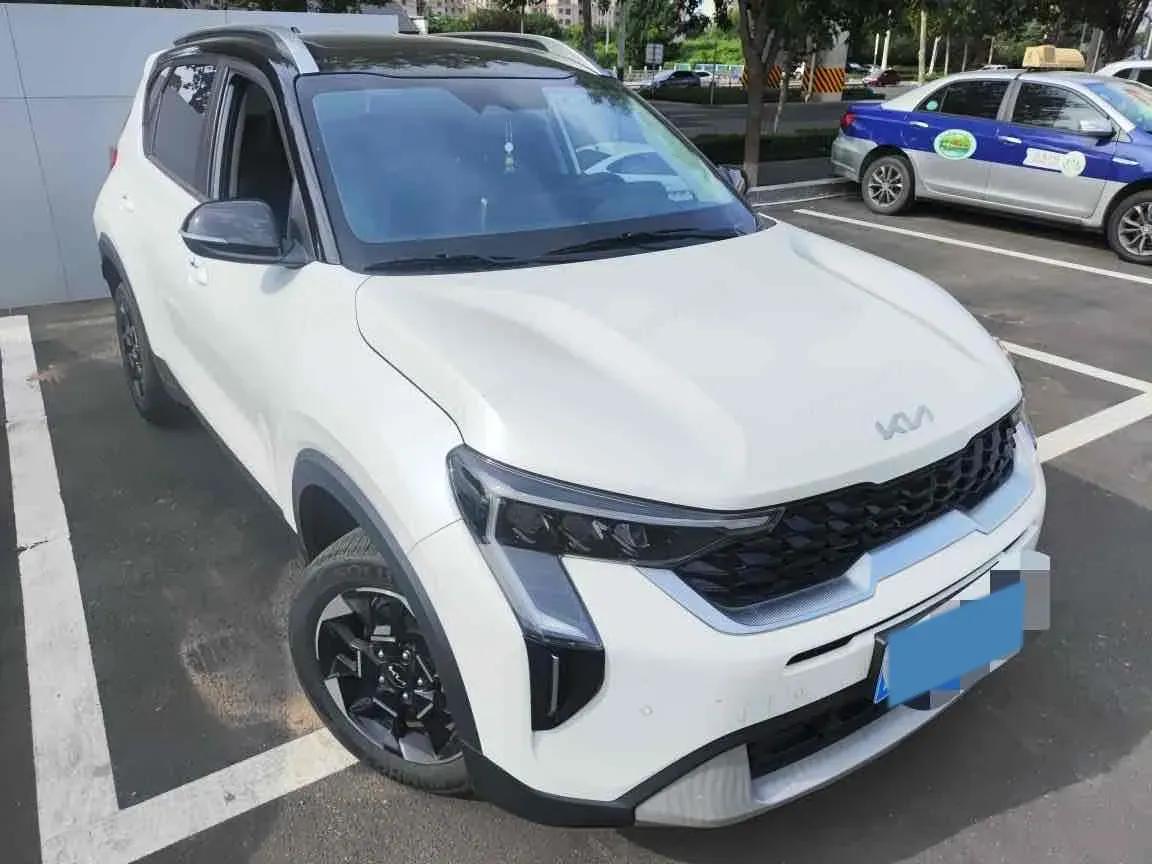2024 Kia Sonet 1.5L 115HP L4 CVT,autocango,china used car exporter,china ev exporter,chinese used car exporter,chinese used ev exporter