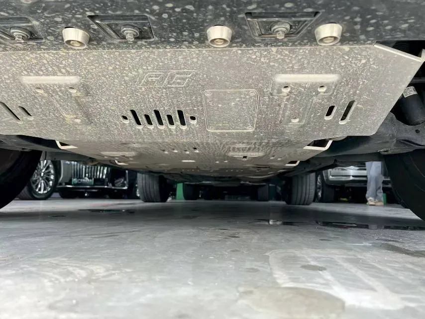 2024 Tank 700 3.0T 360HP V6 9AT PHEV 37.1KWH,autocango,china used car exporter,china ev exporter,chinese used car exporter,chinese used ev exporter