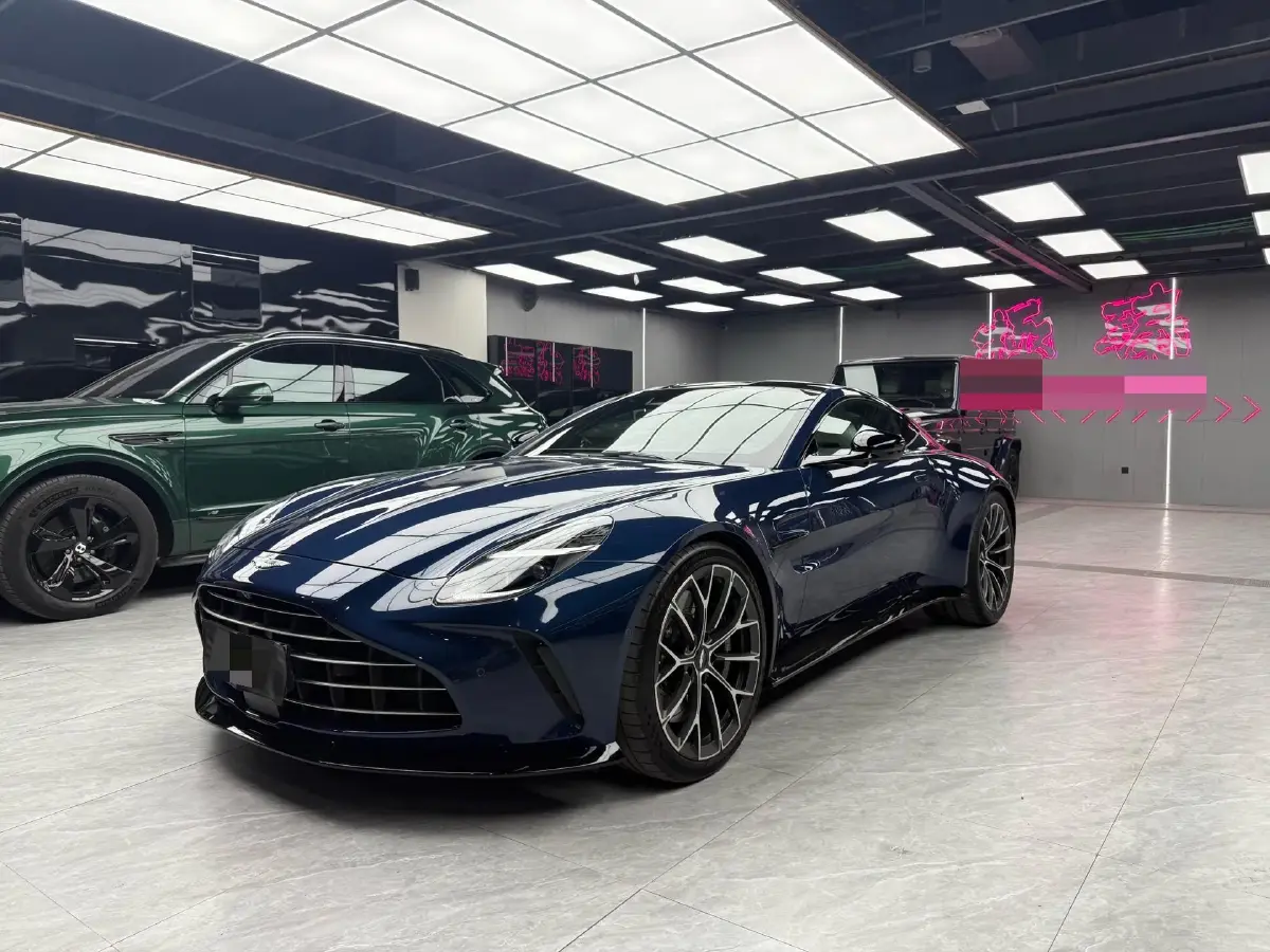 2024 Aston Martin V8 Vantage 4.0T 665HP V8 8AT