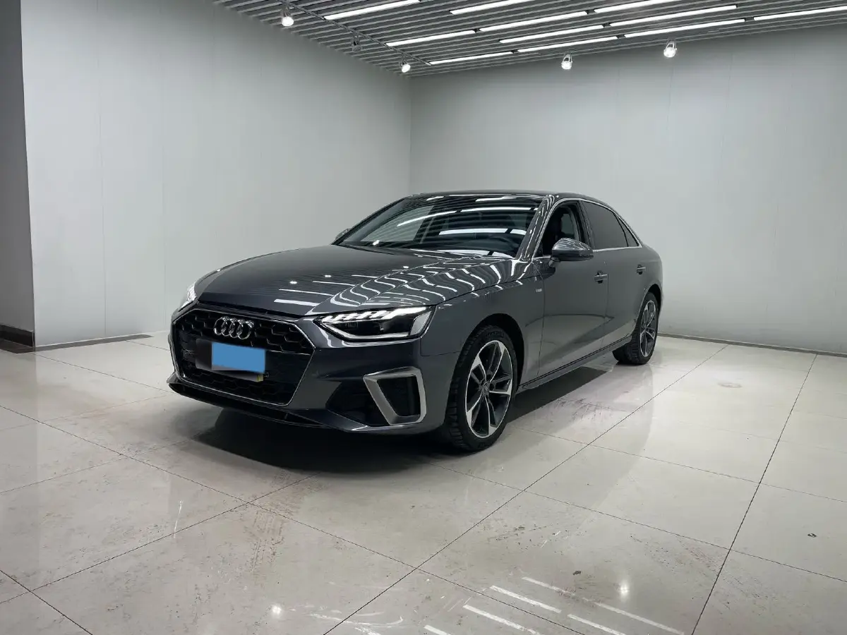 2022 Audi A4L 2.0T 190HP L4 7DCT