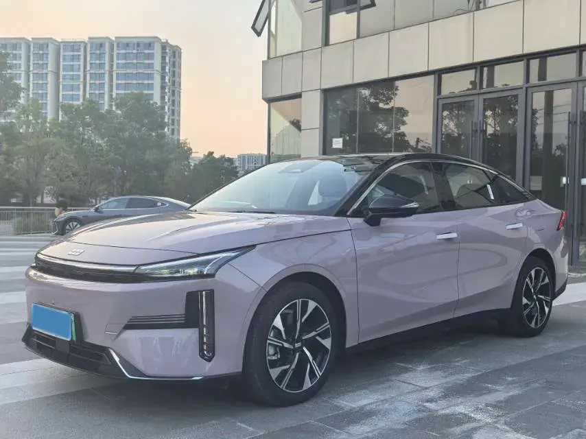 2024 Geely Galaxy L6 1.5T 163HP L4 3DHT PHEV