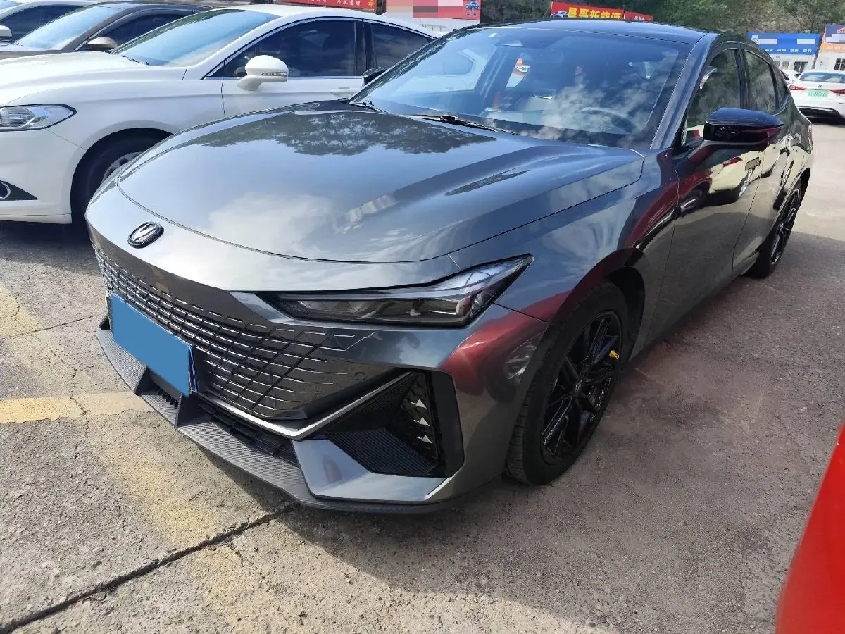 2022 ChangAn UNI-V 1.5T 188HP L4 7DCT