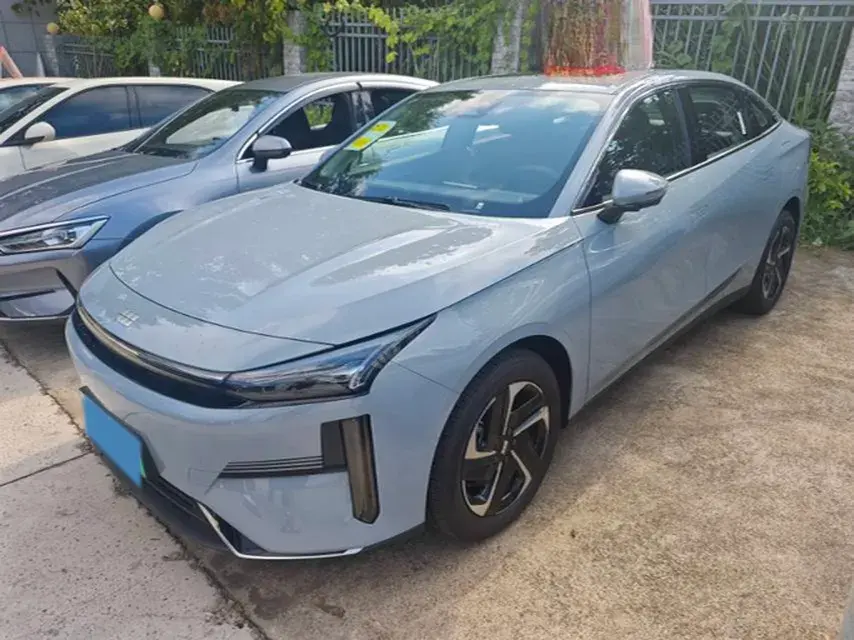 2024 Geely Galaxy L6 1.5T 163HP L4 3DHT PHEV