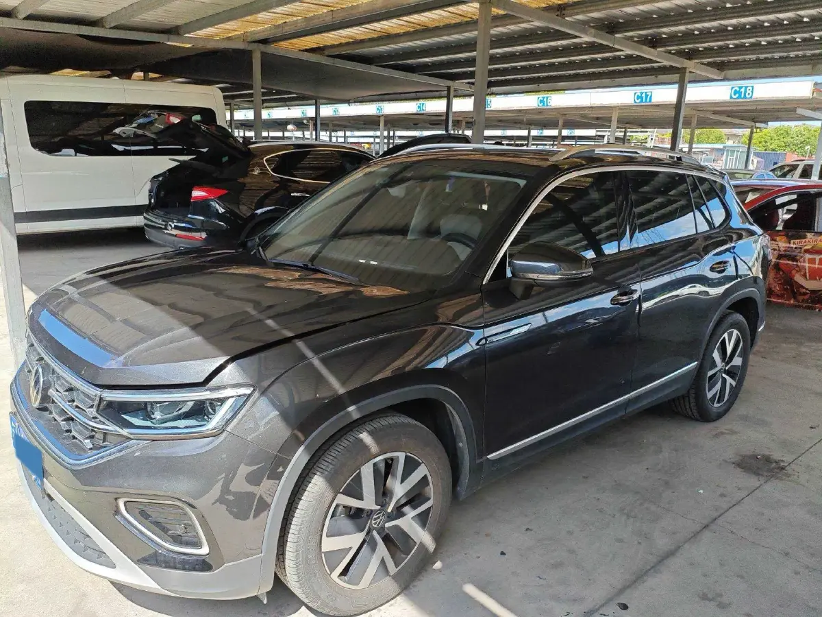 2023 Volkswagen Tayron 2.0T 186HP L4 7DCT