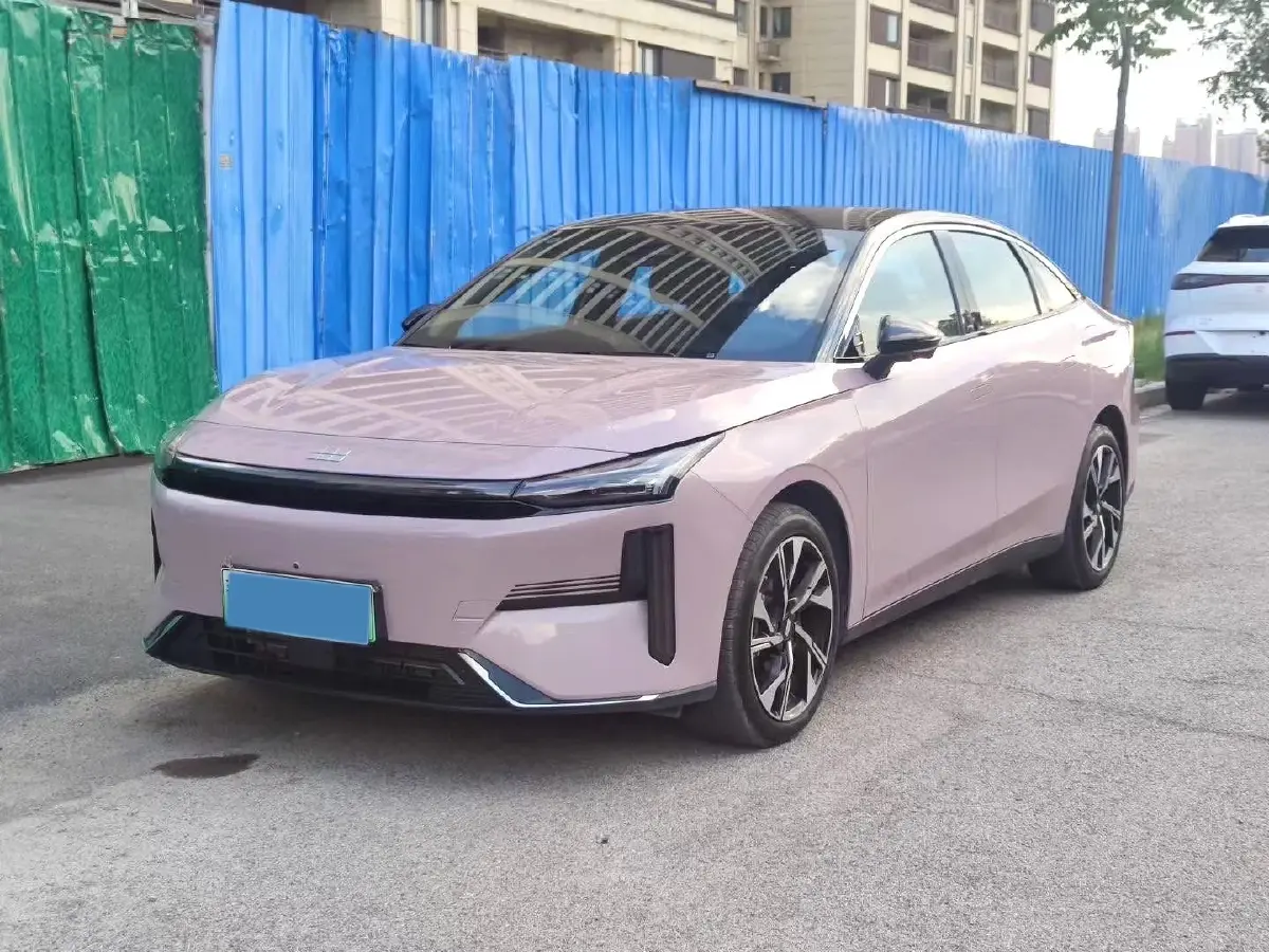 2024 Geely Galaxy L6 1.5T 163HP L4 3DHT PHEV