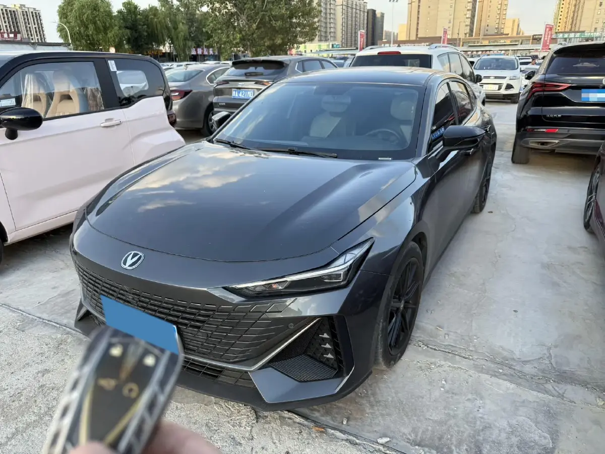 2022 ChangAn UNI-V 1.5T 188HP L4 7DCT